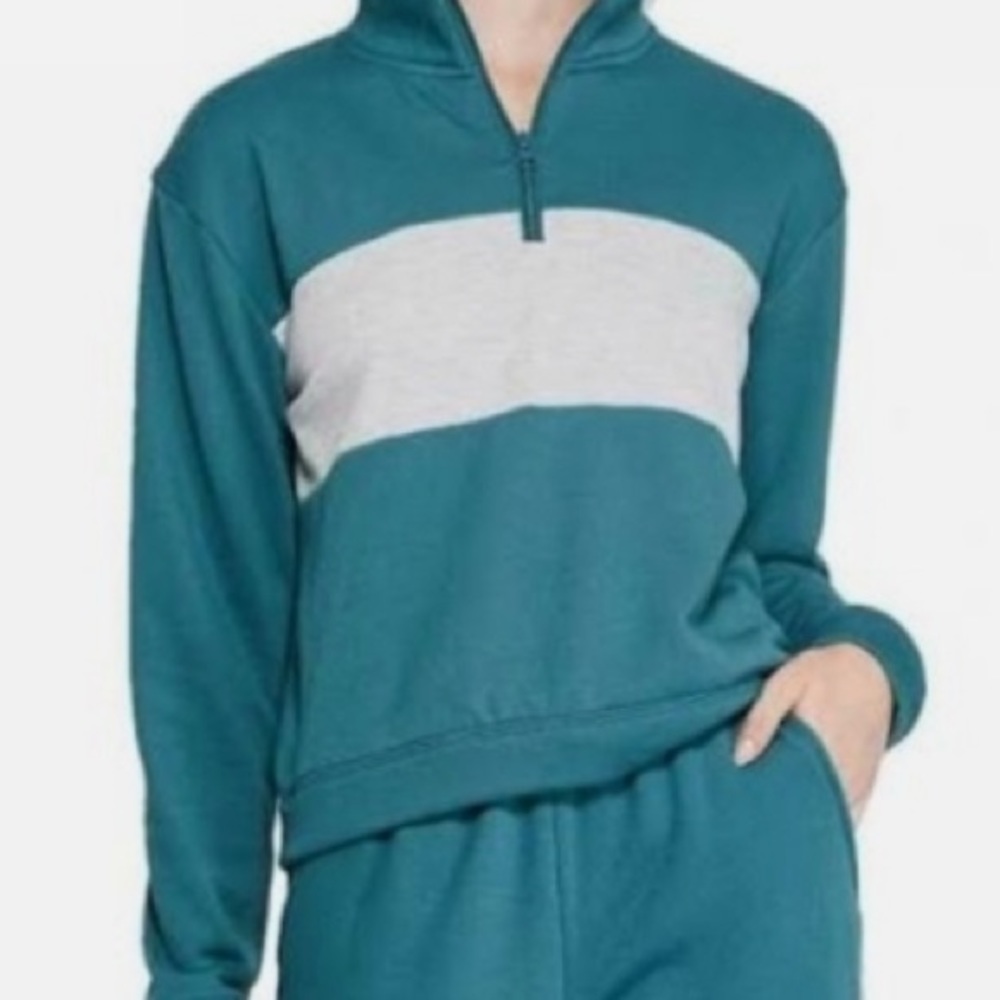 Colsie Womens Pullover Sweatshirt